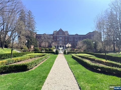 Photo of 3104 Rio Vista #3104, Mahwah, NJ 07430 (MLS # 26007015)