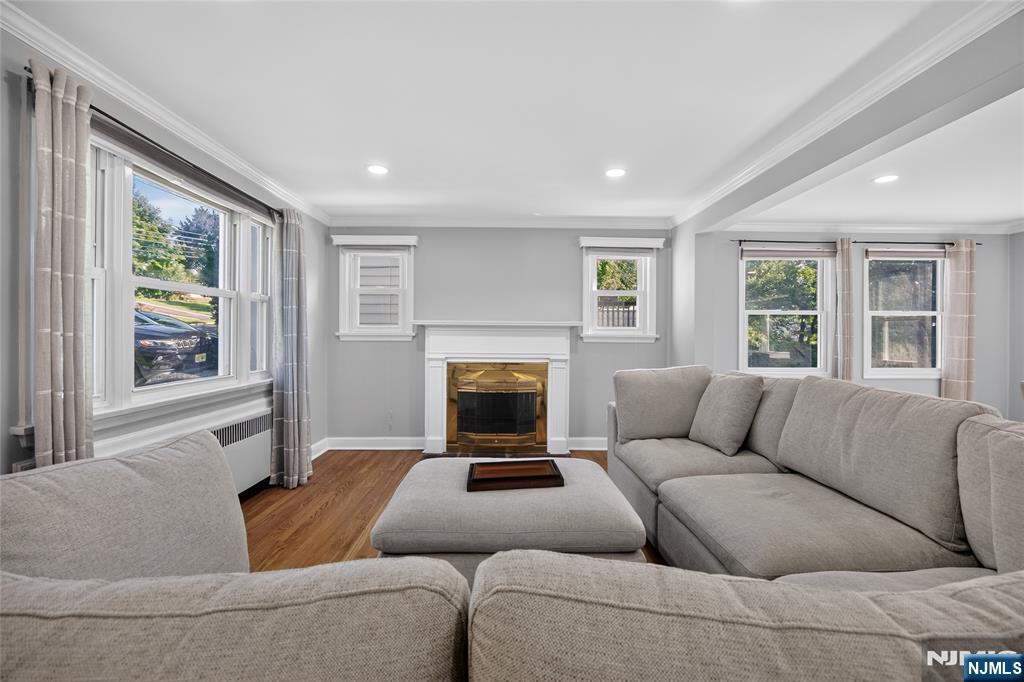 29 Laurel Avenue