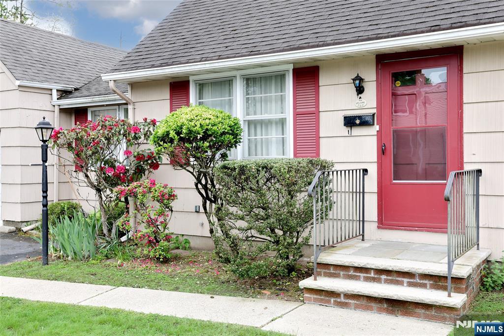 12 Beverly Lane