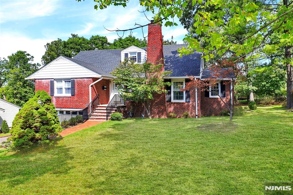 Photo of 22 Notch Park Road, Little Falls, NJ 07424 (MLS # 25035289)