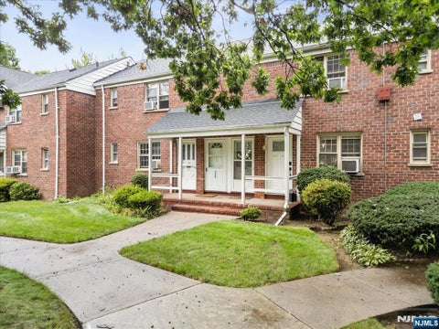 Photo of 1267 Anderson Avenue #28, Fort Lee, NJ 07024 (MLS # 26036314)
