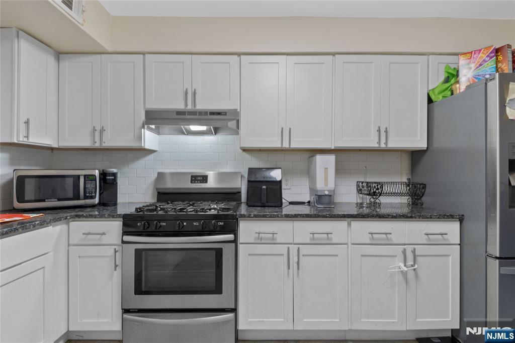 786802 Summer B2, Newark, New Jersey - 2 Bedrooms  
1 Bathrooms - 
