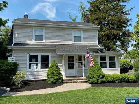 Photo of 47 S Franklin Turnpike, Ramsey, NJ 07446 (MLS # 20037402)