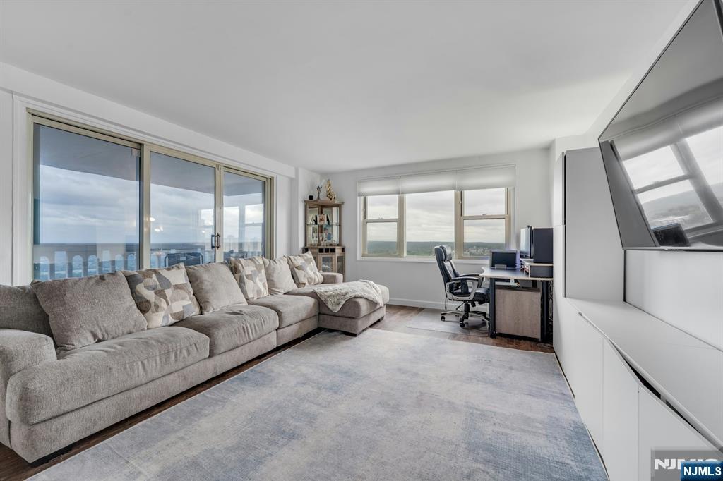 555 North Avenue 23S