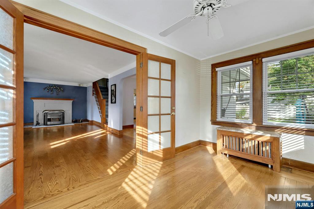 12-09 Ellis Avenue