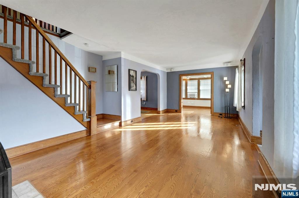 12-09 Ellis Avenue