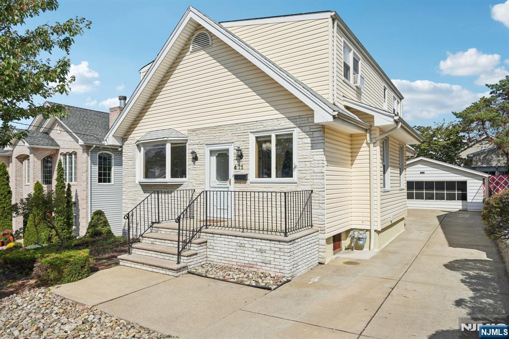 471 Harding Avenue