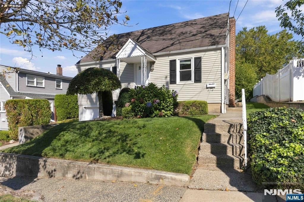 164 Arlington Boulevard