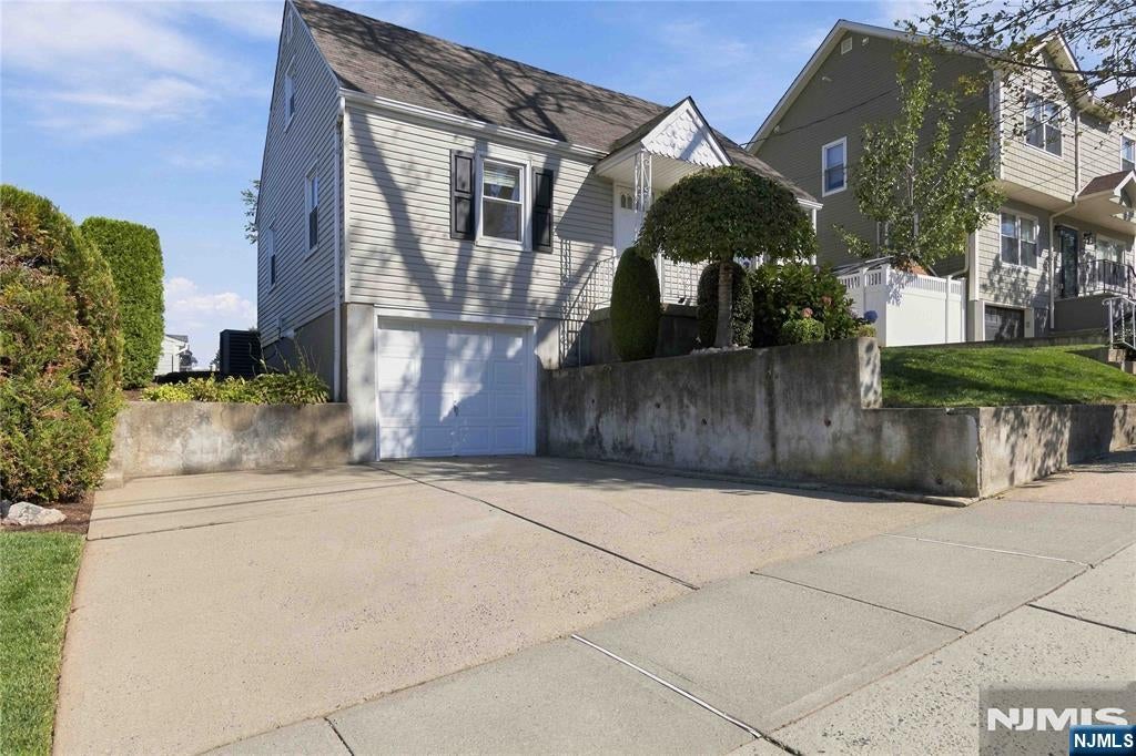 164 Arlington Boulevard