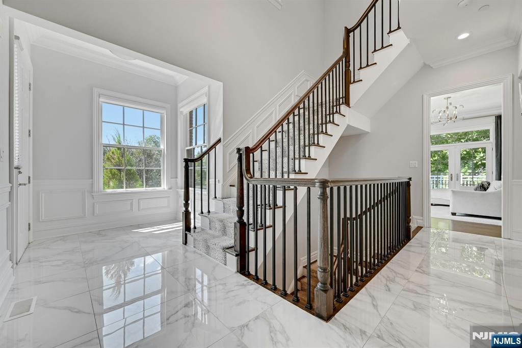 100 Heights Lane