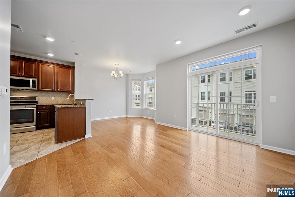 119 Eisenhower Lane 2104