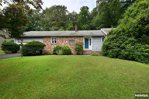 16 Butternut Avenue Midland Park NJ 07432