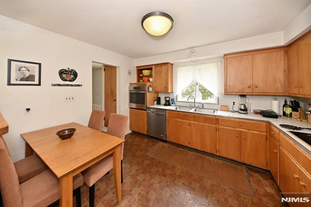 16 Butternut Avenue