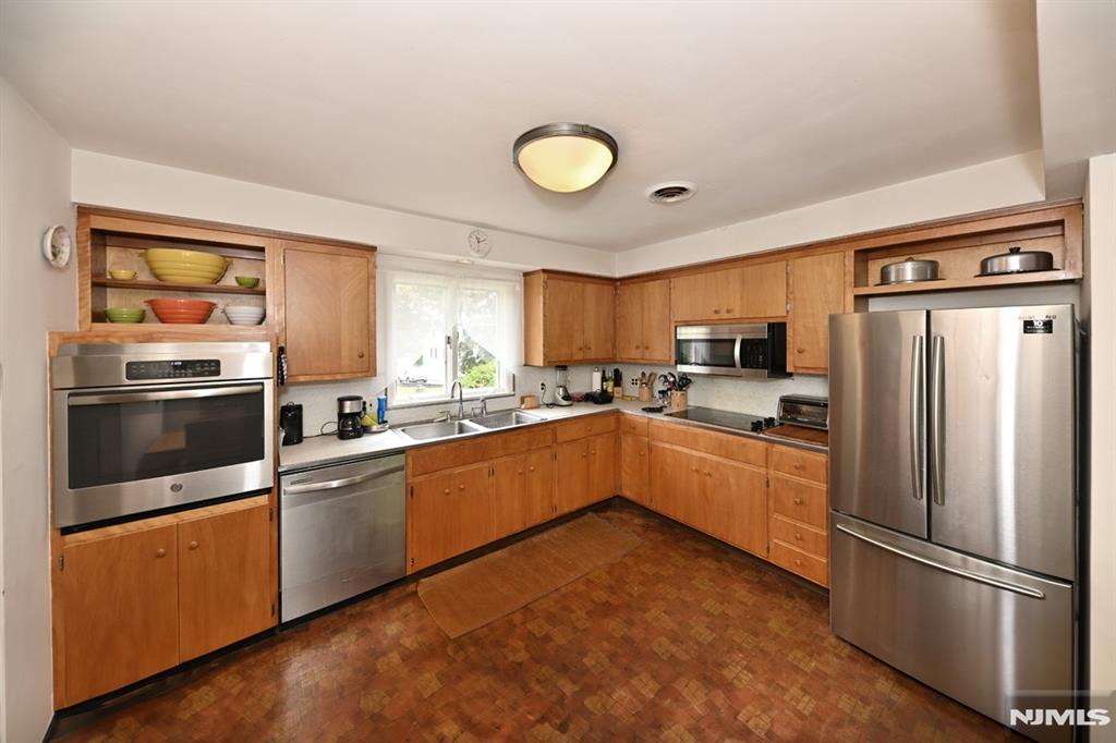 16 Butternut Avenue