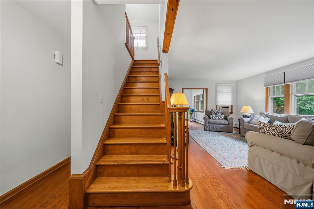 149 W Grand Avenue