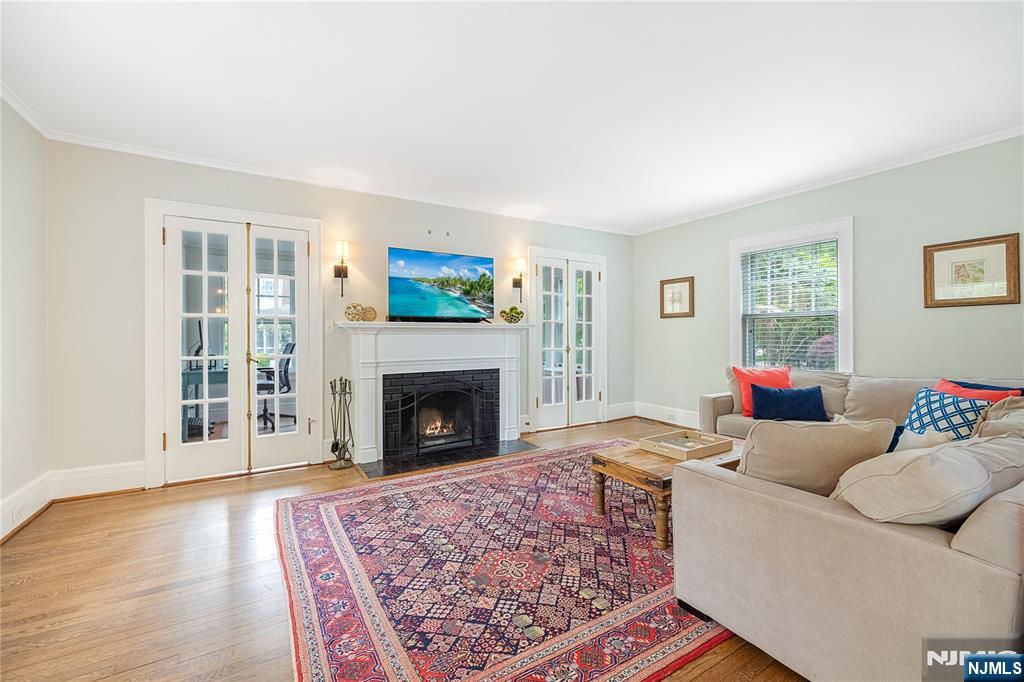 403 Colonial Road