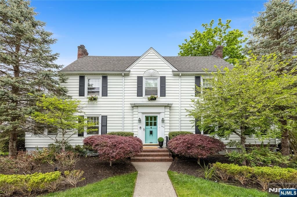 Photo of 403 Colonial Road, Ridgewood Village, NJ 07450 (MLS # 26017448)