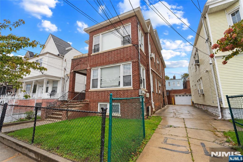 56 Warner Avenue