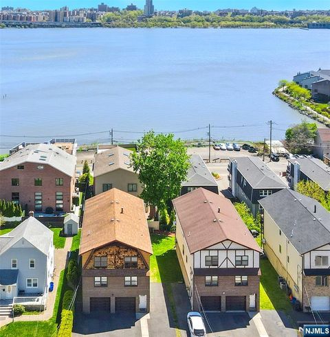 93 Myrtle Avenue Edgewater NJ 07020