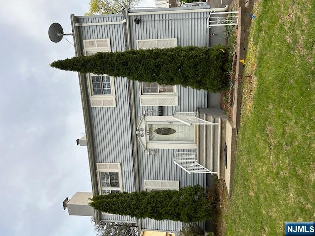 Rental Property at 484 Ridgewood Ave, Paramus, New Jersey - Bedrooms: 4 
Bathrooms: 3 
Rooms: 8  - $4,500 MO.