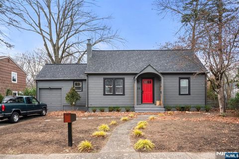 Photo of 28 Kensington Avenue, Norwood, NJ 07648 (MLS # 25032477)