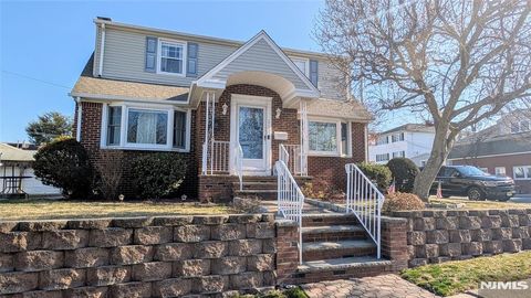 31 Wadsworth Street, Wallington, NJ 07057 - MLS#: 25006653