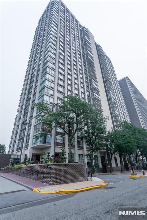 Photo of 1600 Parker Avenue #20A, Fort Lee, NJ 07024 (MLS # 26039869)