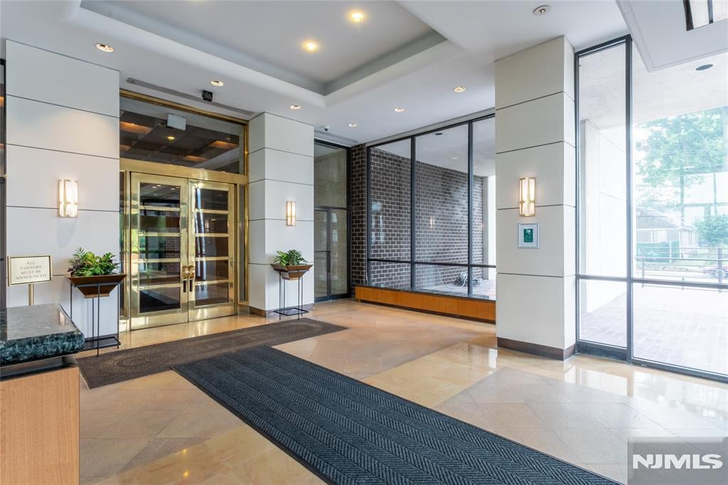 Homes for Sale in Northern NJ | ThisIsRiverEdge.com 1600 Parker Avenue 20A