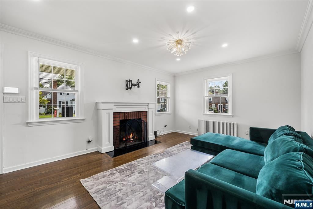 2 Derby Lane