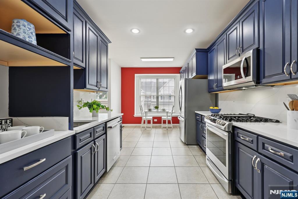 Property for Sale at 504 Coventry Drive, Nutley, New Jersey - Bedrooms: 2 
Bathrooms: 3 
Rooms: 6  - $675,000