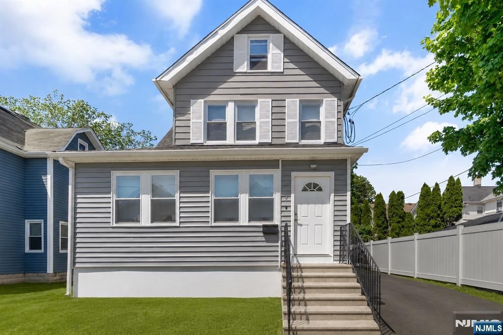 Photo of 9 Sycamore Street, Bloomfield, NJ 07003 (MLS # 26016565)