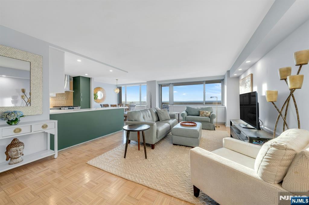 1600 Parker Avenue 27J