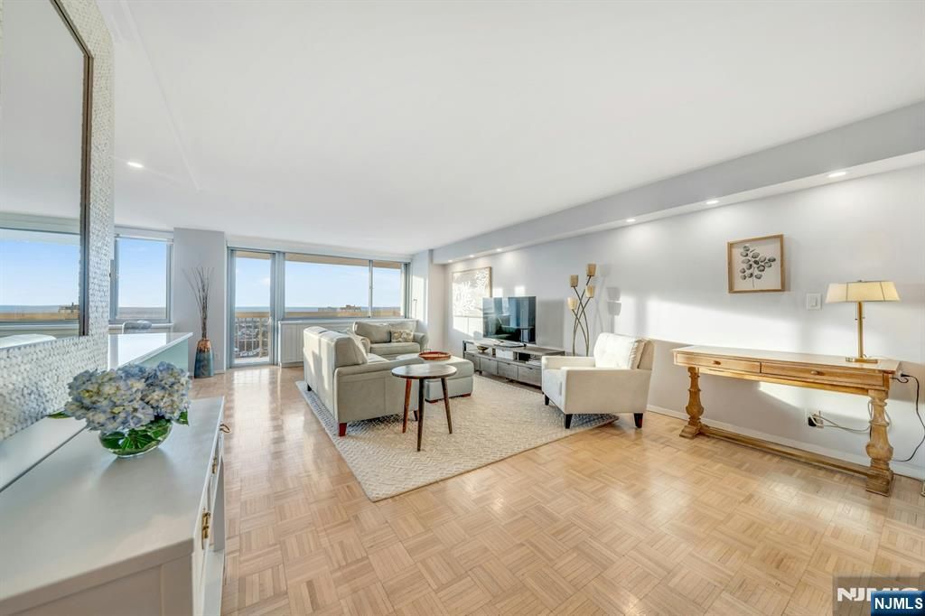 Photo of 1600 Parker Avenue #27J, Fort Lee, NJ 07024 (MLS # 26004486)