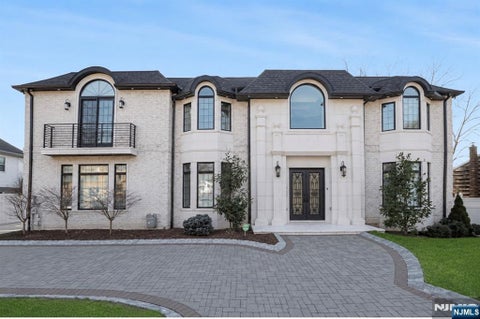 Photo of 6 Allison Drive, Englewood Cliffs, NJ 07632 (MLS # 26021246)