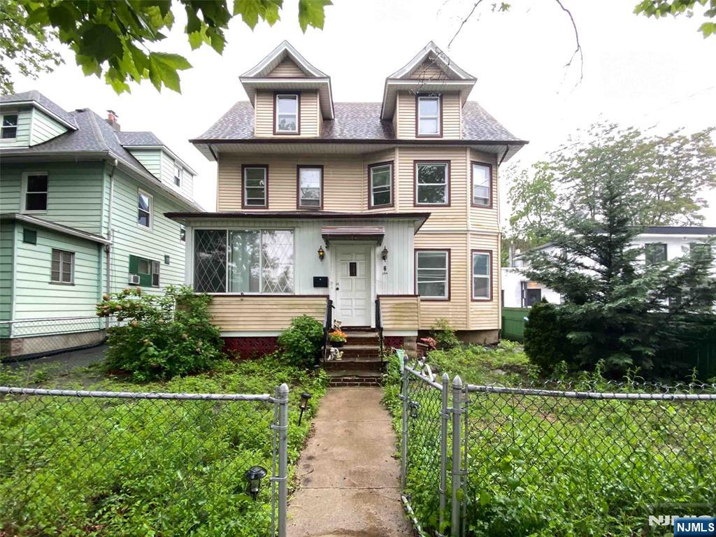 6 E Newell Avenue, Rutherford, New Jersey - 6 Bedrooms  
4 Bathrooms  
12 Rooms - 