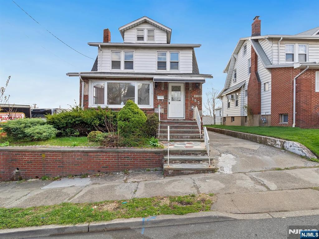 Rental Property at 163 6th St, Clifton, New Jersey - Bedrooms: 3 
Bathrooms: 3 
Rooms: 6  - $4,200 MO.