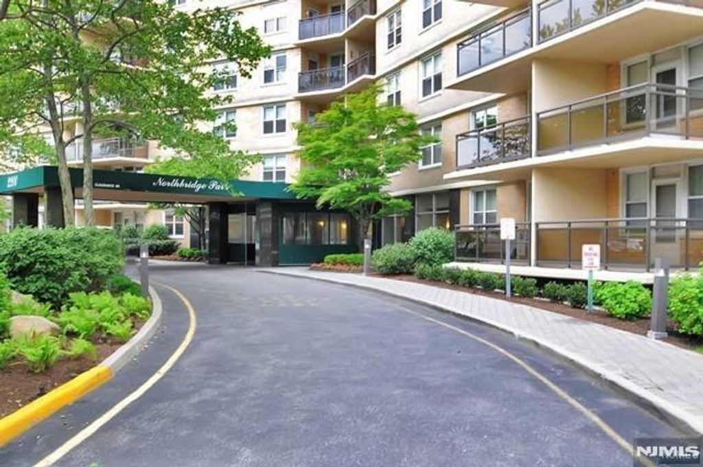 Photo of 2200 Central Avenue, Fort Lee, NJ 07024 (MLS # 26001058)