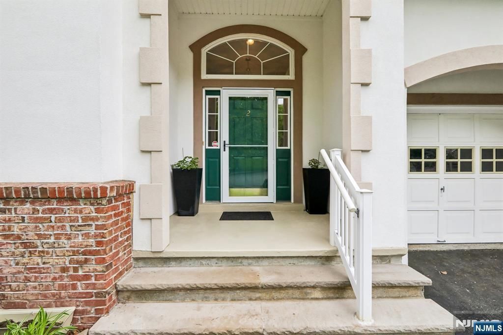 Photo of 2 Winding Ridge, Oakland, NJ 07436 (MLS # 26012034)