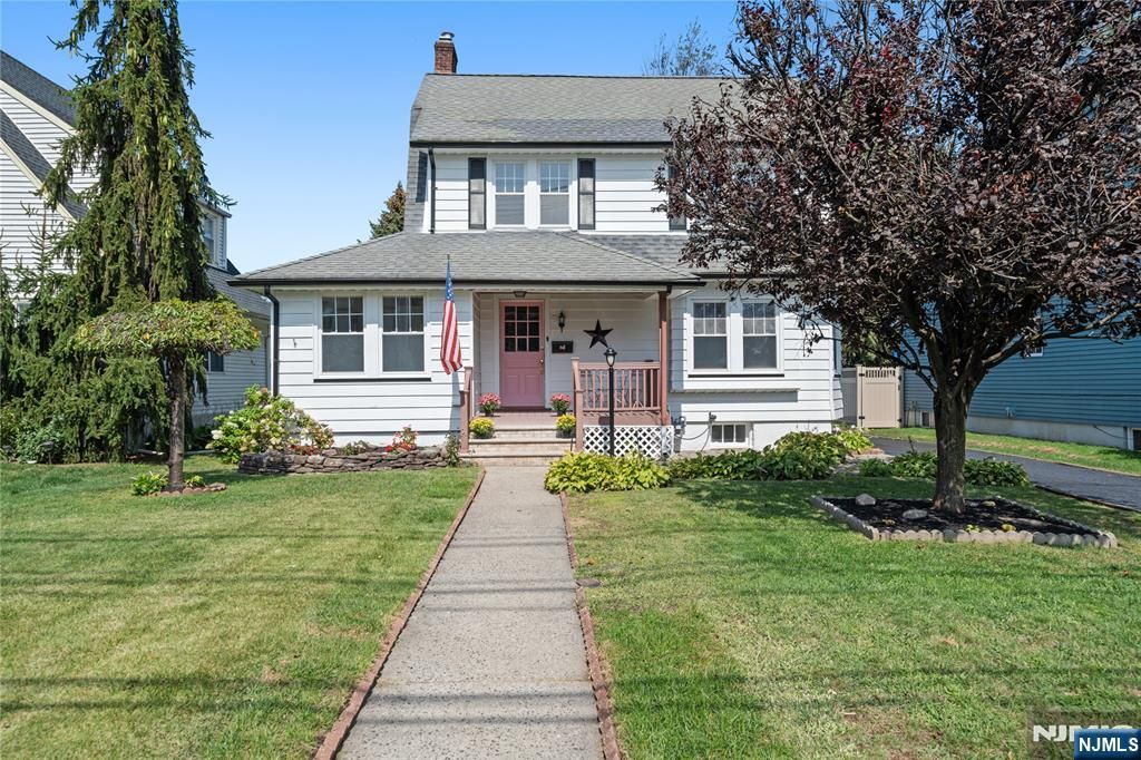 Photo of 58 Mountainview Avenue, Nutley, NJ 07110 (MLS # 25032424)
