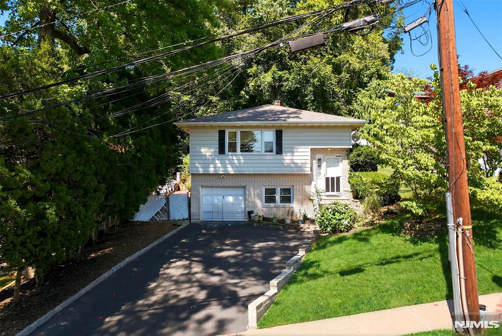 444 Lookout Avenue