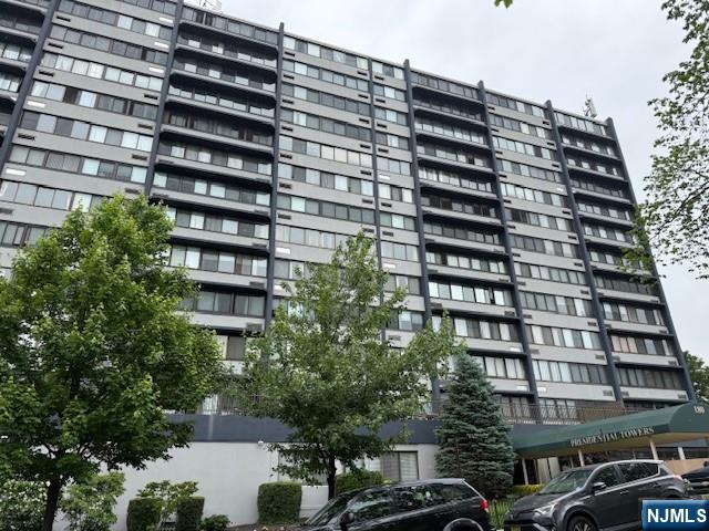 Rental Property at 170202 Lafayette Ave, Passaic, New Jersey - Bedrooms: 2 
Bathrooms: 1 
Rooms: 4  - $2,495 MO.