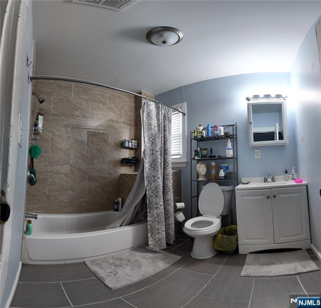 Photo of 251 Weequahic Avenue, Newark, NJ 07112 (MLS # 26021450)