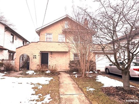 32 Martin Terrace Hackensack NJ 07601