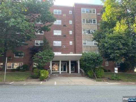 Photo of 1575 Center Ave #4F, Fort Lee, NJ 07024 (MLS # 26025780)