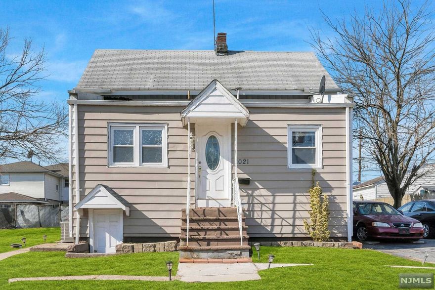 ADORABLE, WELL MAINTAINED STARTER HOME LOCATED IN THE AVENEL SECTION OF WOODBRIDGE. PERFECT LOCATION, CLOSE TO ALL MAJOR HIGHWAYS FOR AN EASY COMMUTE. FIRST FLOOR BOASTS A LARGE LIVING ROOM, FORMAL DINING ROOM, EAT IN KITCHEN, LARGE FULL BATH, LAUNDRY ROOM, AND 3 SEASON PORCH PERFECT FOR ENJOYING SPRING & SUMMER EVENINGS. SECOND FLOOR OFFERS 3 BEDROOMS AND A HALF BATH. LARGE SIDE YARD IDEAL FOR ENTERTAINING. PERFECTLY PRICED TO BE YOUR NEXT HOME!NO KNOWN DEFECTS, HOME IS BEING SOLD IN AS IS CONDITION HIGHEST AND BEST OFFERS DUE 2/22 BY 5 PM