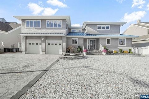 814 Ensign Drive Lacey NJ 08731