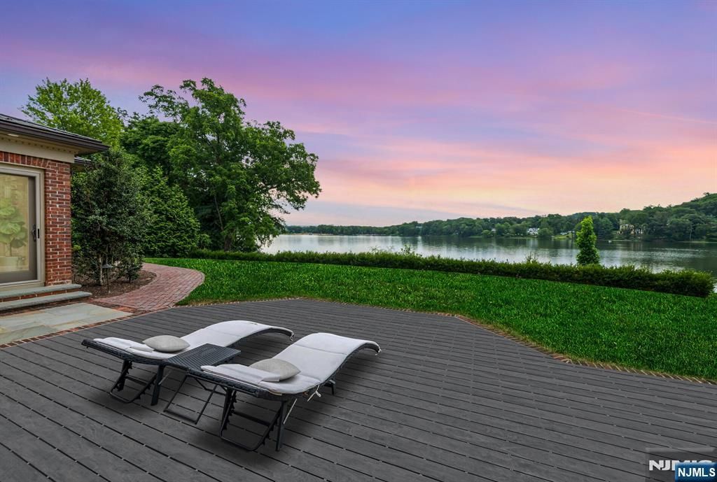 Photo of 311 Algonquin Road, Franklin Lakes, NJ 07417 (MLS # 25026647)