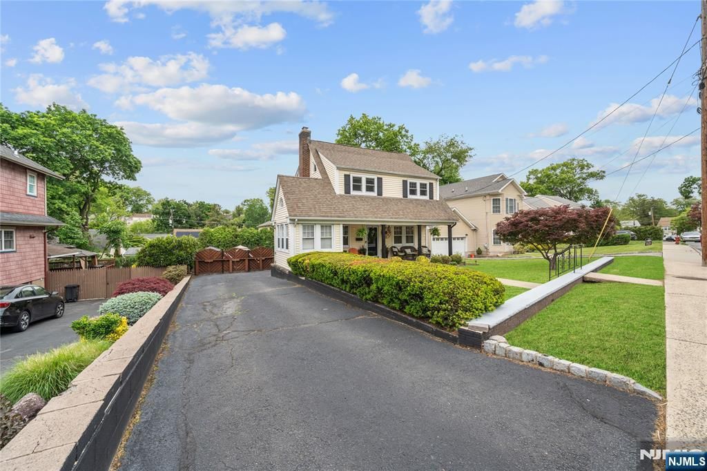 Photo of 15 Valley Road, Nutley, NJ 07110 (MLS # 26017339)