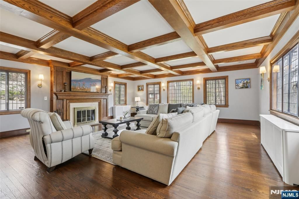 Photo of 400 Heights Road, Ridgewood Village, NJ 07450 (MLS # 26015269)