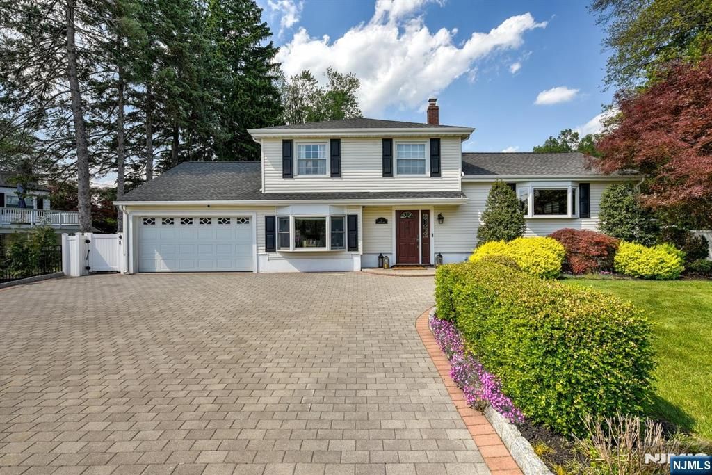Photo of 11 Carlisle Road, Wayne, NJ 07470 (MLS # 26018777)